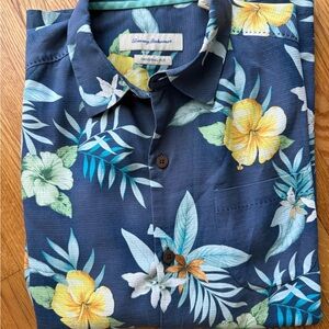 Tommy Bahama Men's Tropical Floral Shirt - Navy and Yellow M 48 chest 100% silk